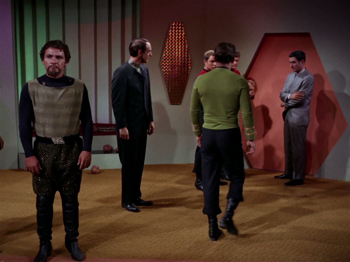 ariane179254_StarTrek_2x15_TheTroubleWithTribbles_1350.jpg