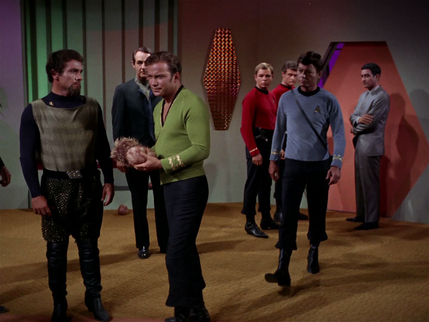 ariane179254_StarTrek_2x15_TheTroubleWithTribbles_1360.jpg