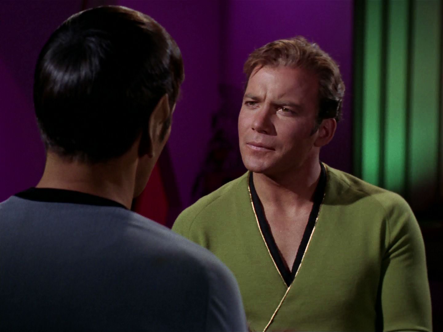 ariane179254_StarTrek_2x15_TheTroubleWithTribbles_1364.jpg