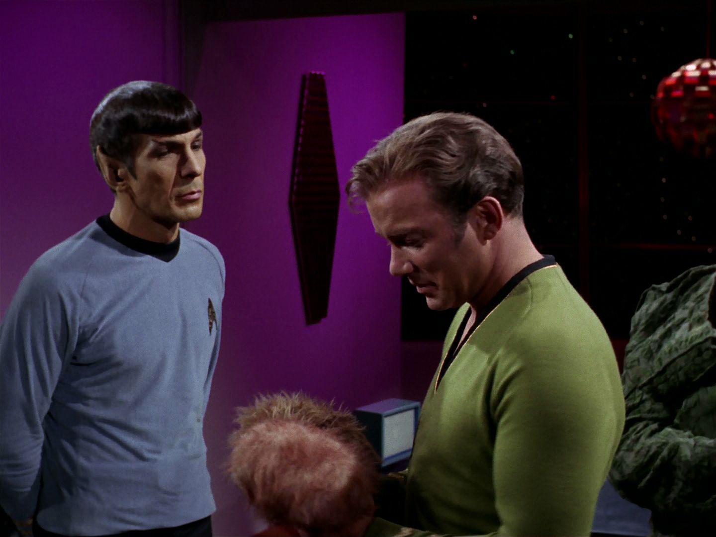 ariane179254_StarTrek_2x15_TheTroubleWithTribbles_1366.jpg