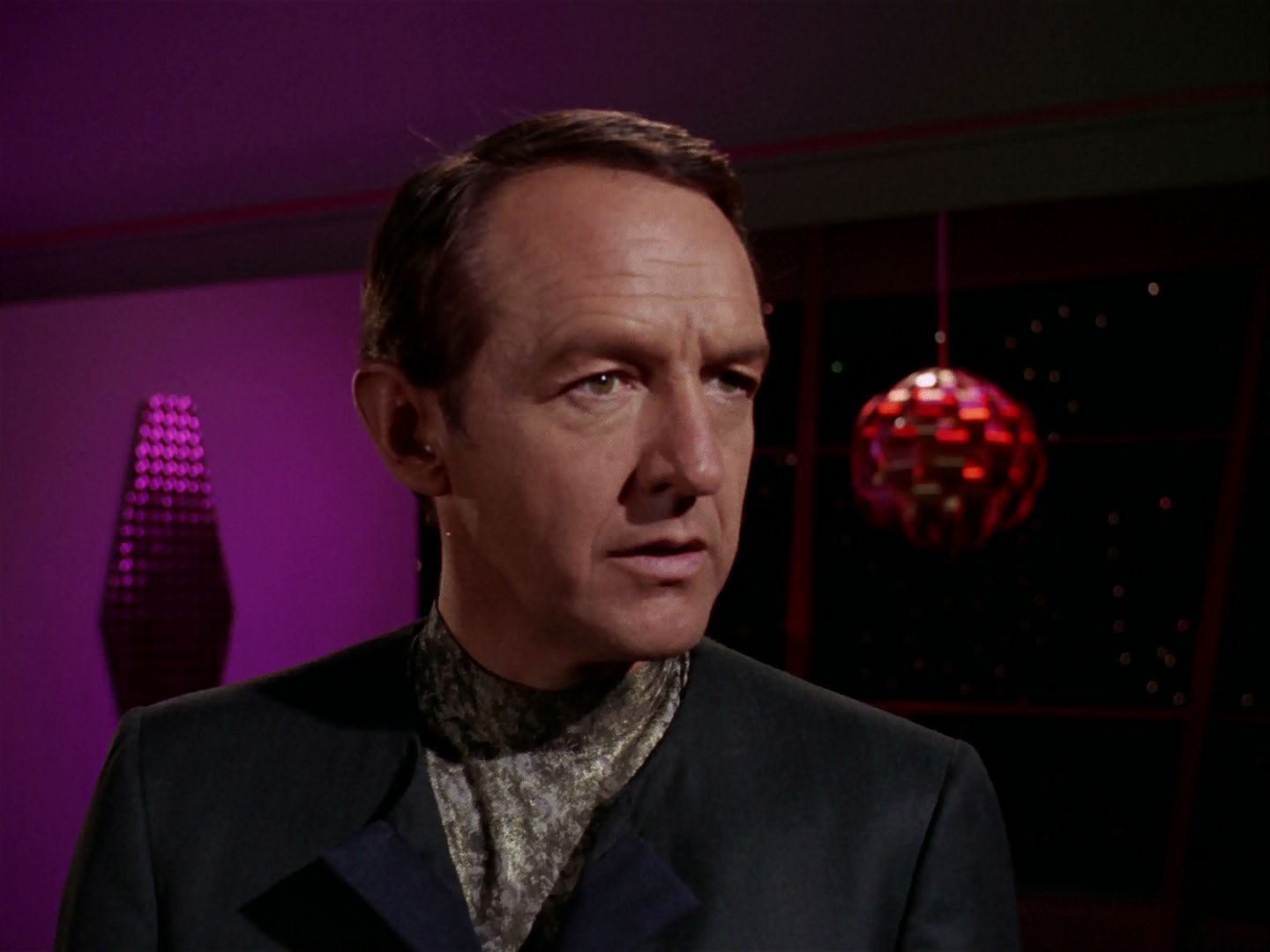 ariane179254_StarTrek_2x15_TheTroubleWithTribbles_1384.jpg