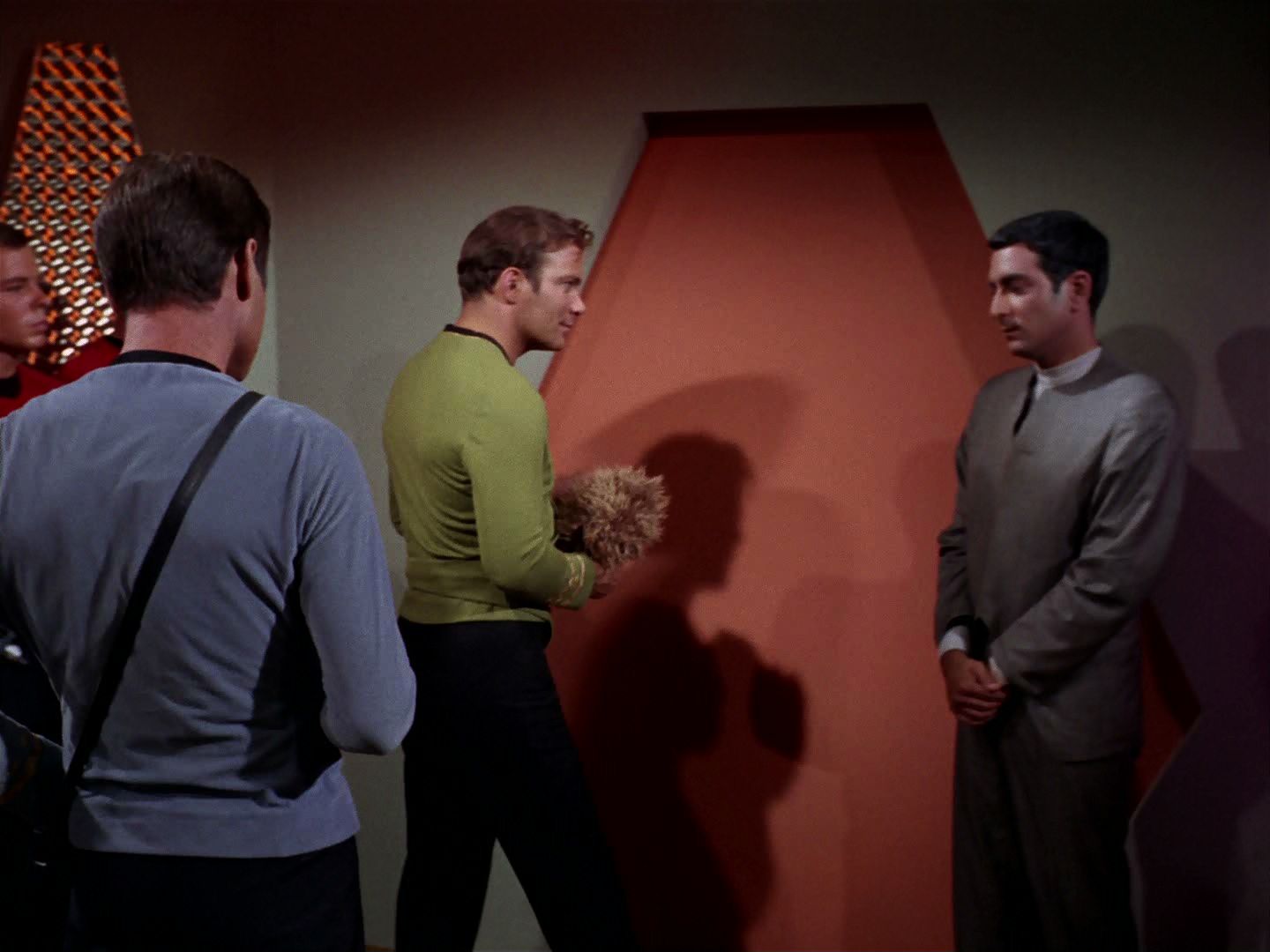ariane179254_StarTrek_2x15_TheTroubleWithTribbles_1400.jpg