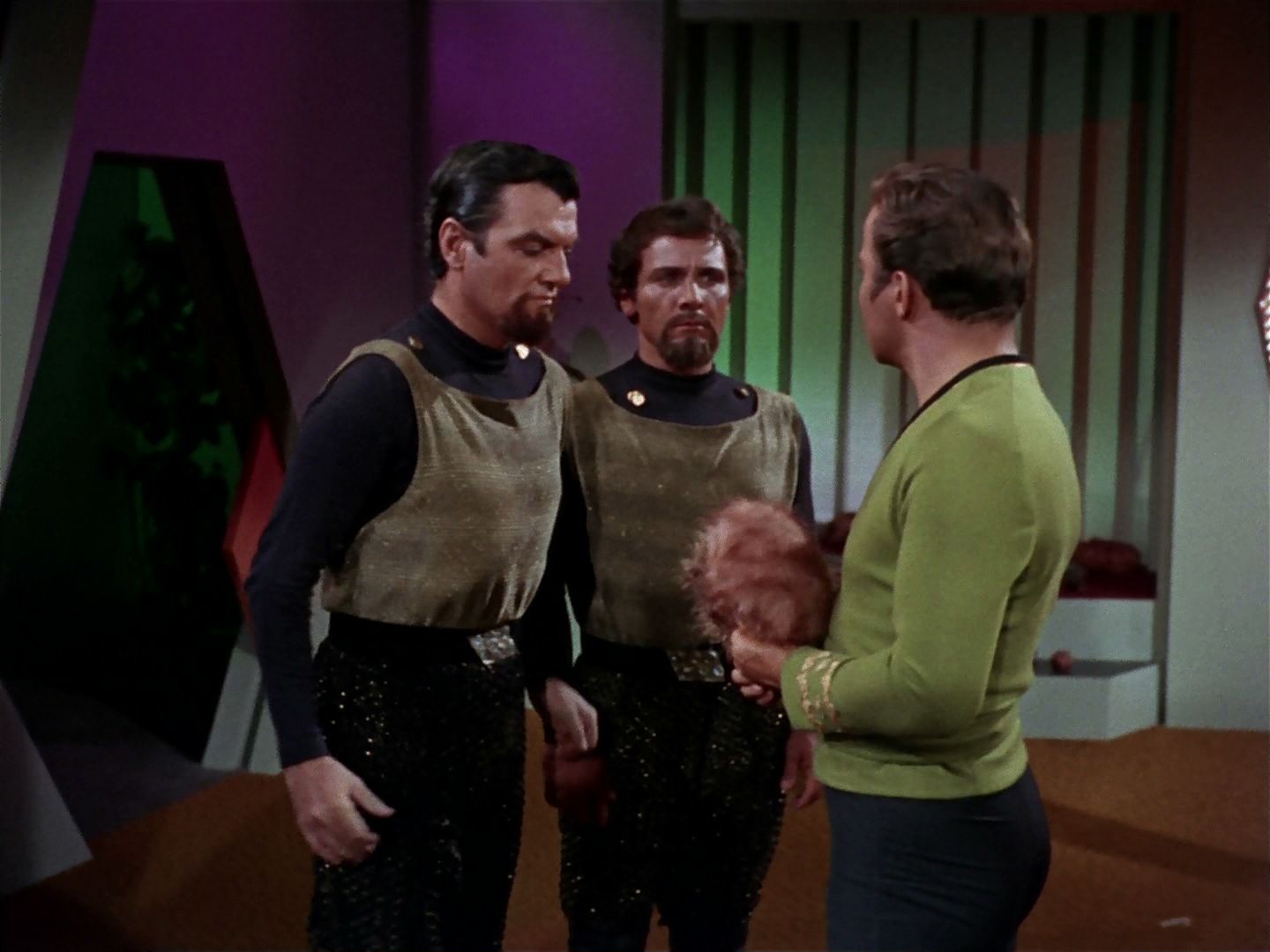 ariane179254_StarTrek_2x15_TheTroubleWithTribbles_1421.jpg