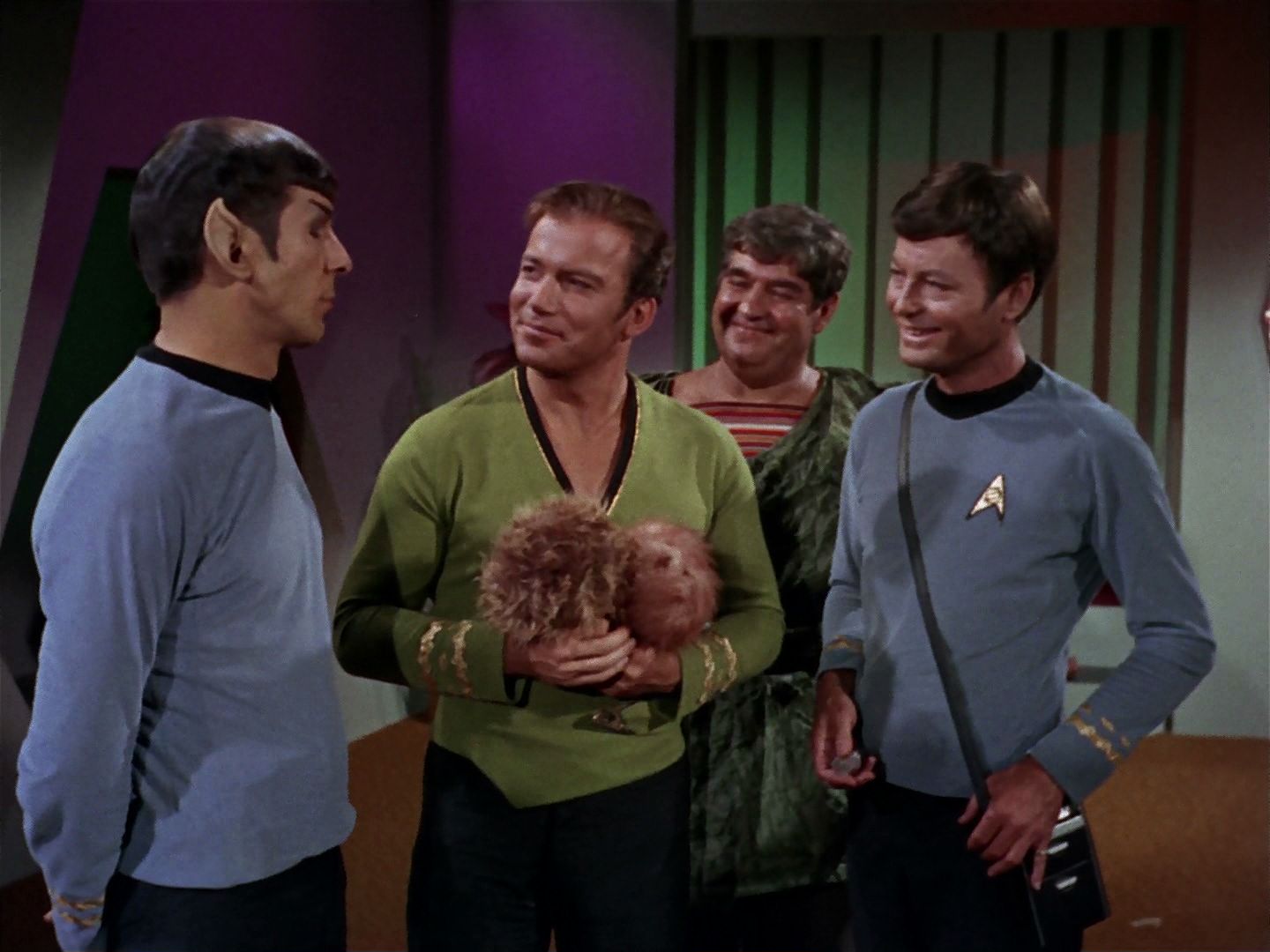ariane179254_StarTrek_2x15_TheTroubleWithTribbles_1429.jpg
