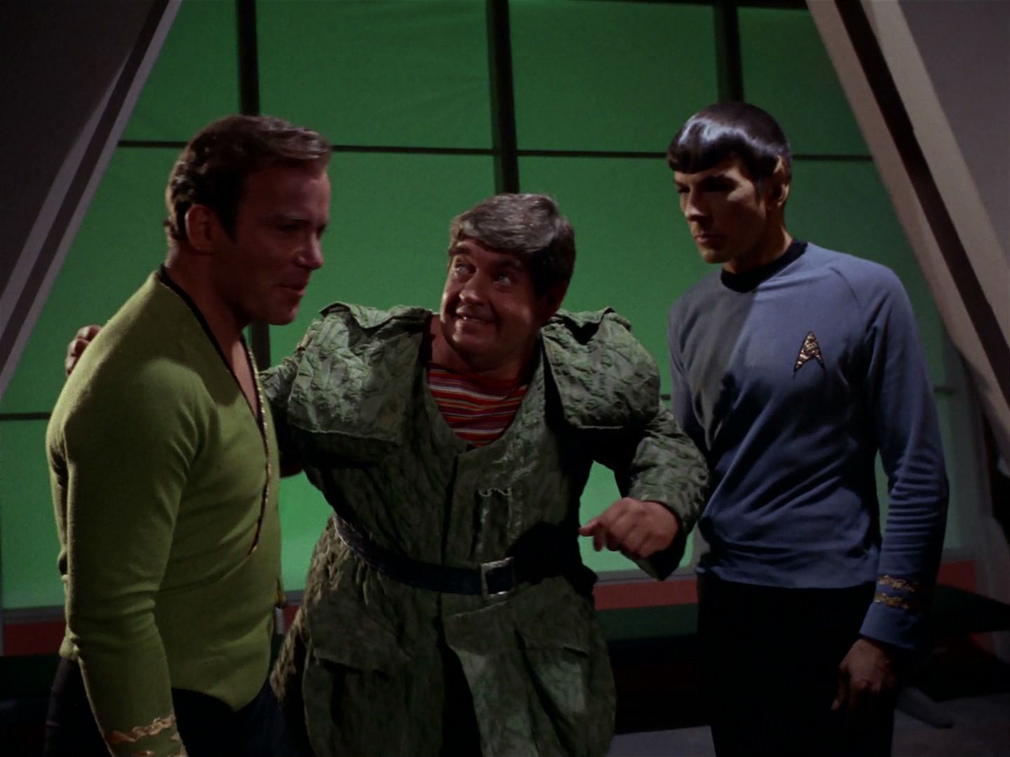 ariane179254_StarTrek_2x15_TheTroubleWithTribbles_1432.jpg