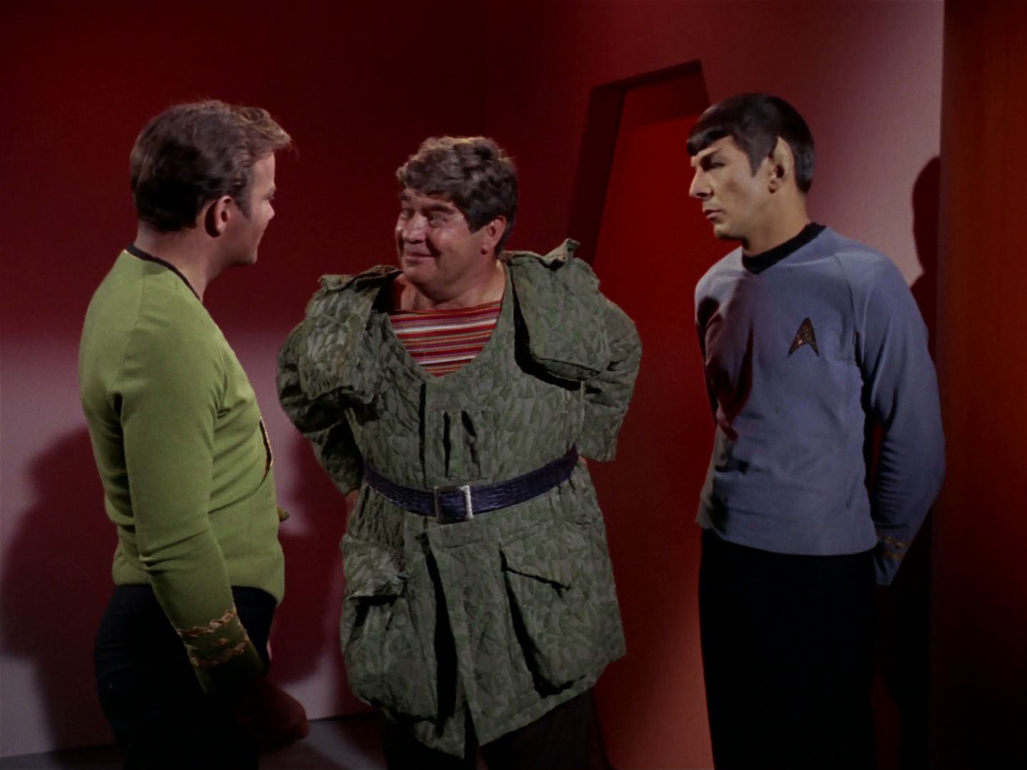 ariane179254_StarTrek_2x15_TheTroubleWithTribbles_1436.jpg