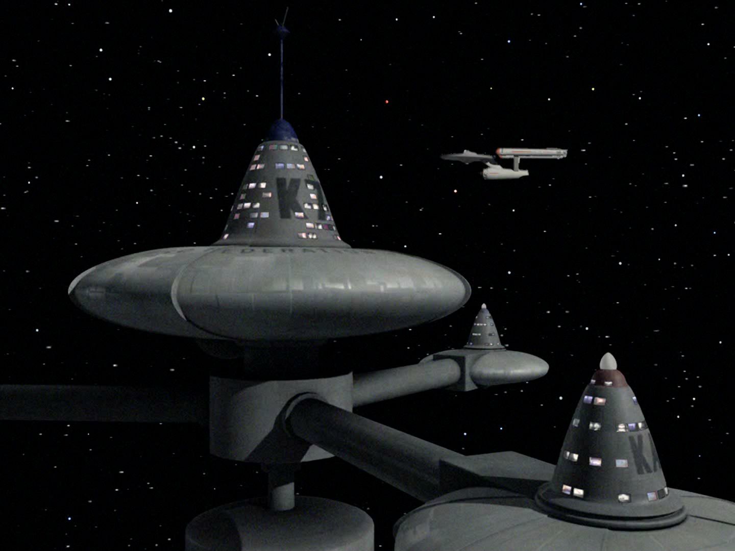 ariane179254_StarTrek_2x15_TheTroubleWithTribbles_NewEffects_0072.jpg