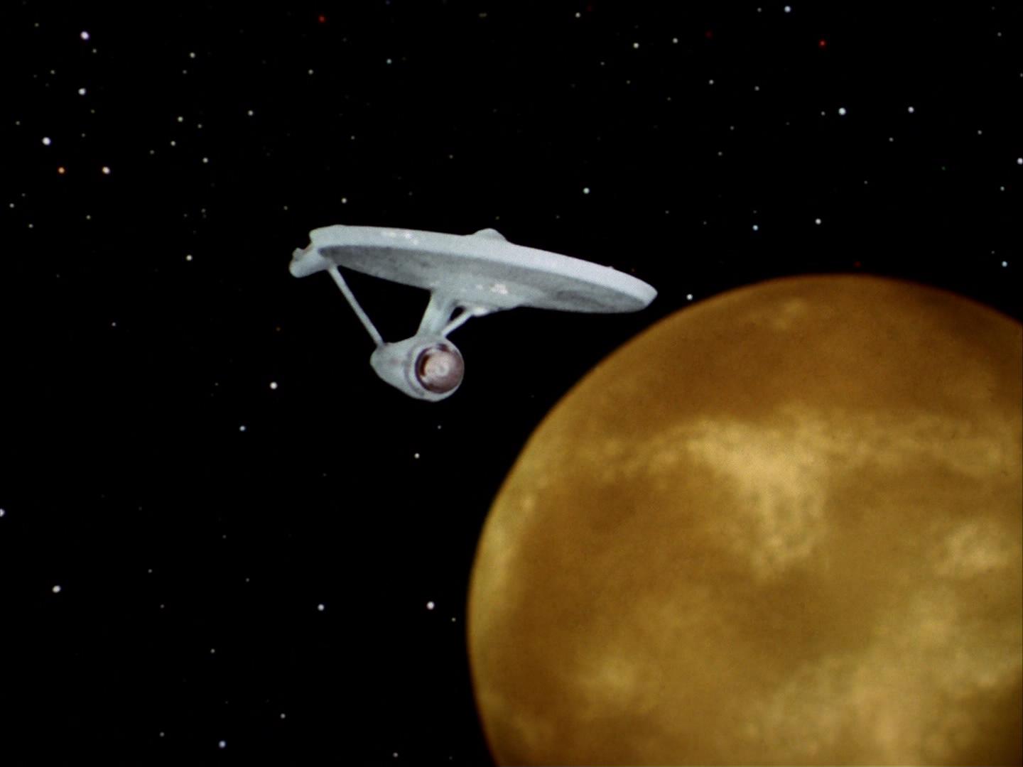 ariane179254_StarTrek_2x16_TheGamestersOfTriskelion_0004.jpg