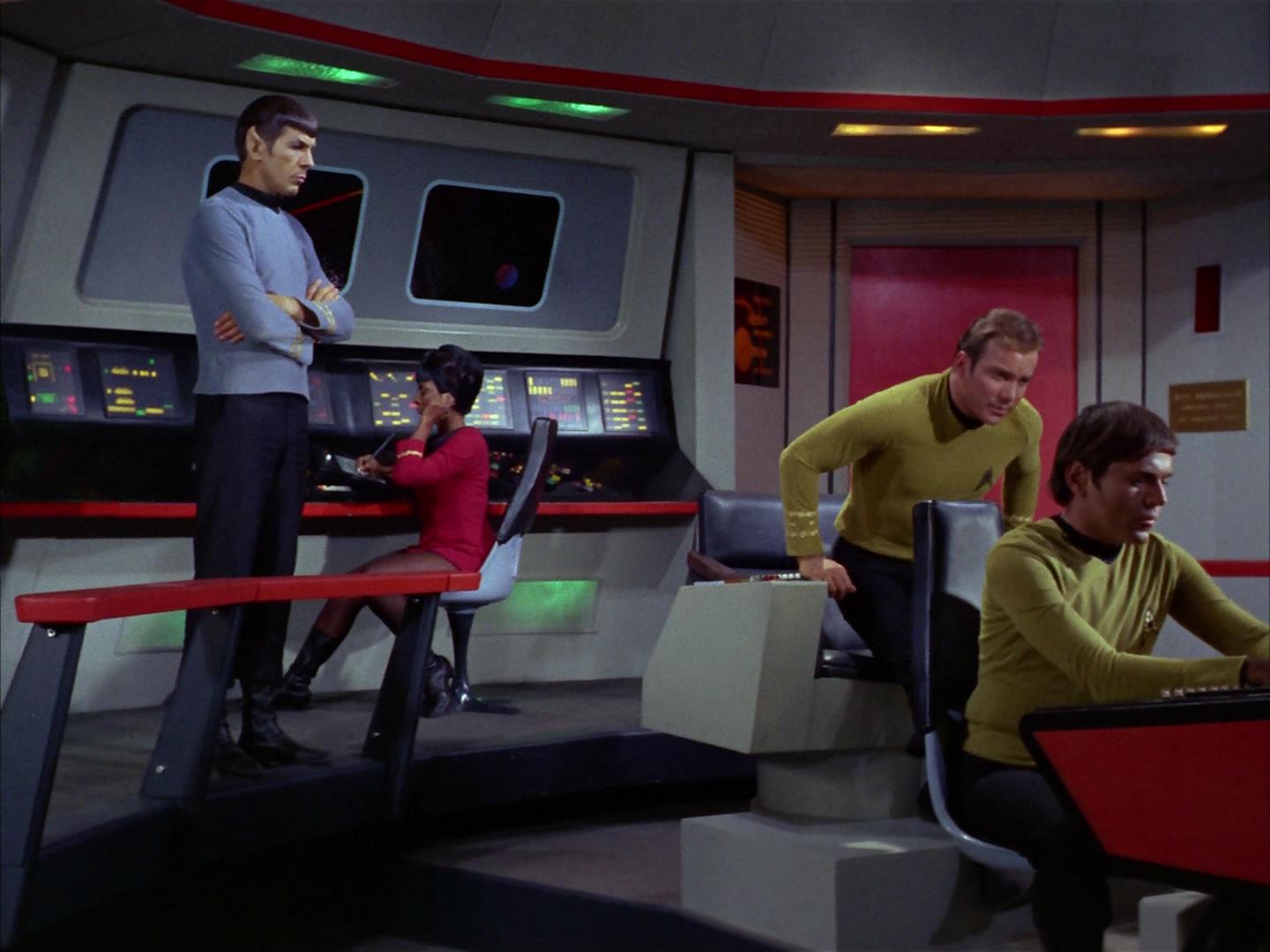 ariane179254_StarTrek_2x16_TheGamestersOfTriskelion_0017.jpg