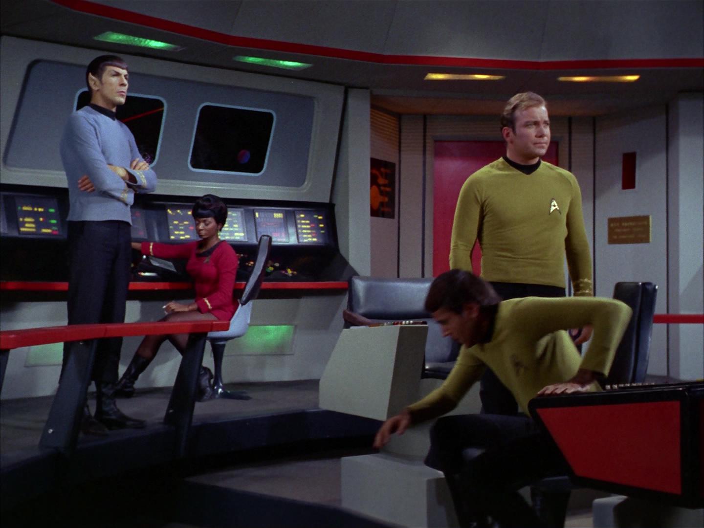 ariane179254_StarTrek_2x16_TheGamestersOfTriskelion_0027.jpg