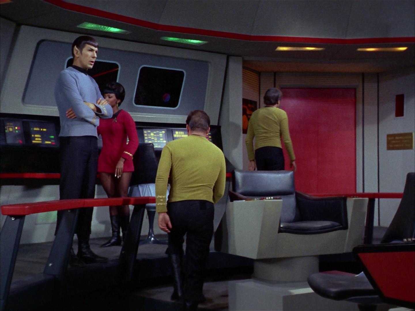 ariane179254_StarTrek_2x16_TheGamestersOfTriskelion_0031.jpg