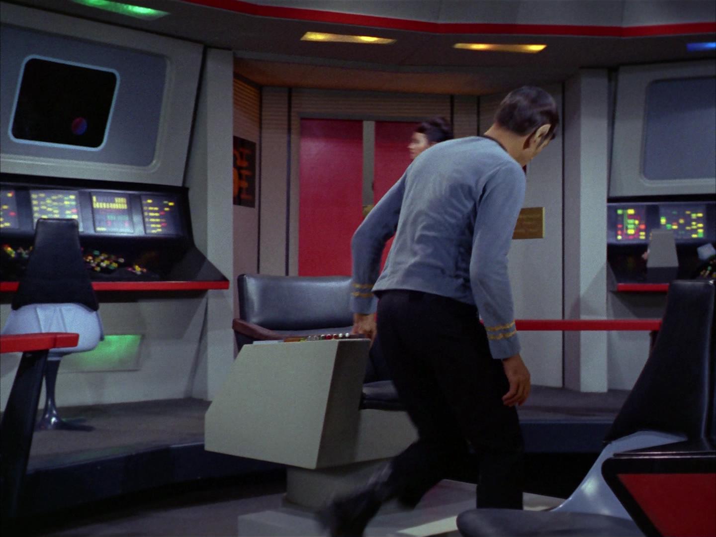 ariane179254_StarTrek_2x16_TheGamestersOfTriskelion_0037.jpg
