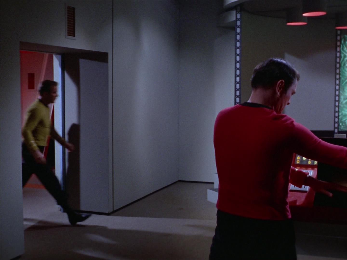 ariane179254_StarTrek_2x16_TheGamestersOfTriskelion_0040.jpg