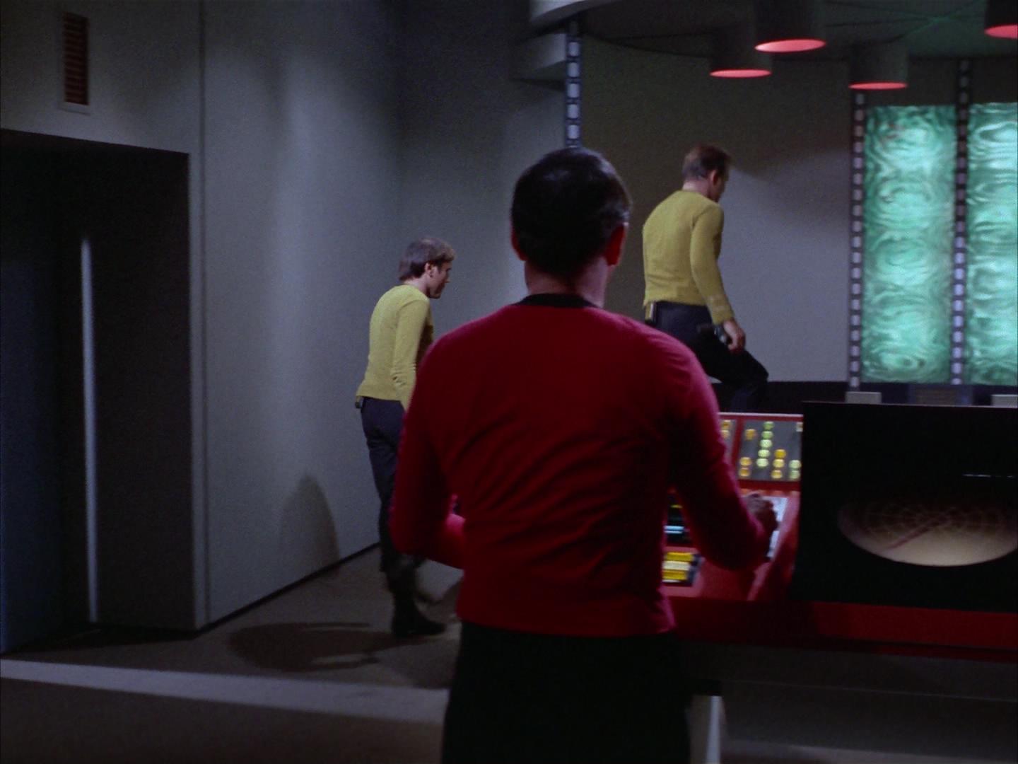 ariane179254_StarTrek_2x16_TheGamestersOfTriskelion_0042.jpg