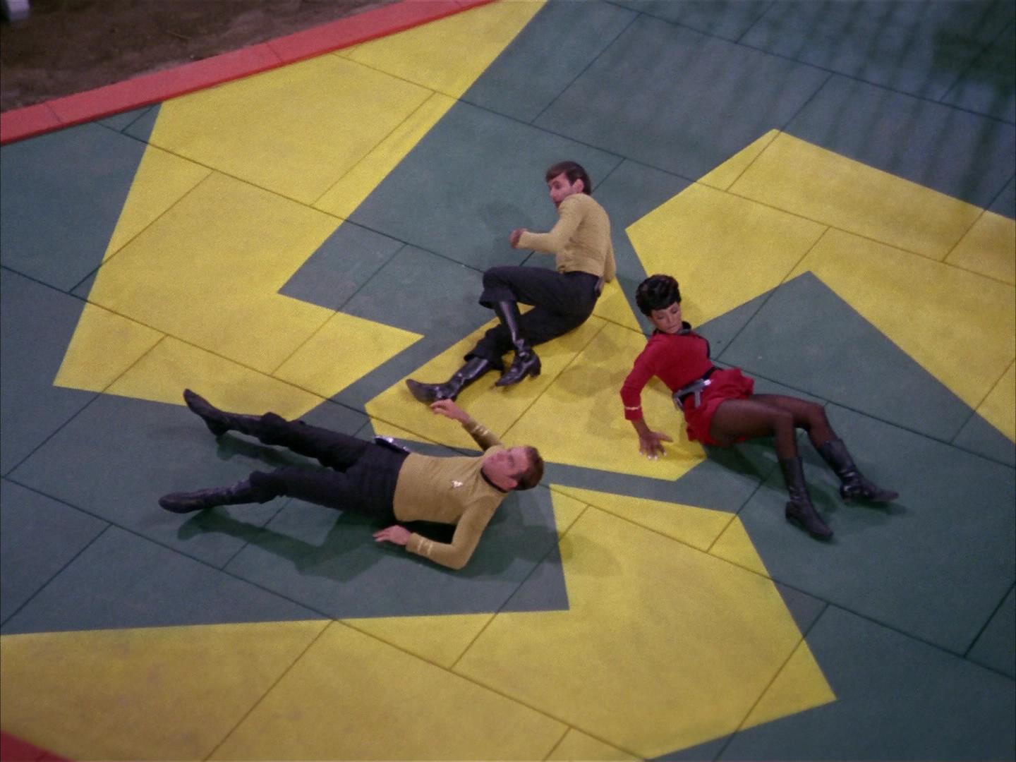 ariane179254_StarTrek_2x16_TheGamestersOfTriskelion_0053.jpg