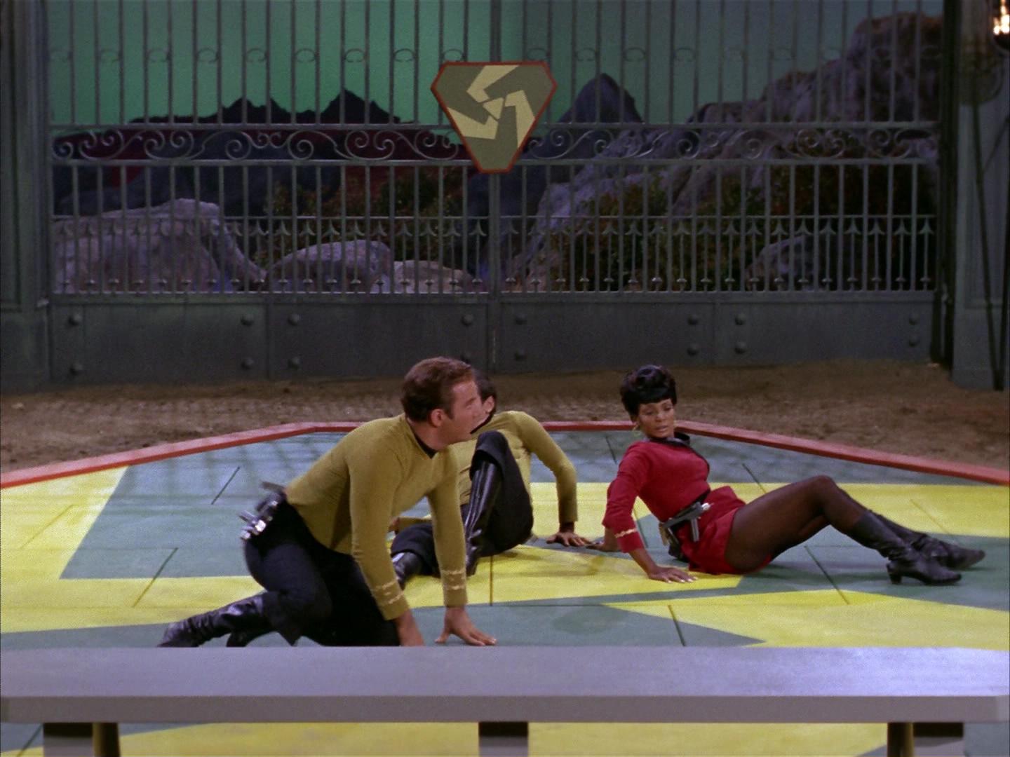 ariane179254_StarTrek_2x16_TheGamestersOfTriskelion_0056.jpg