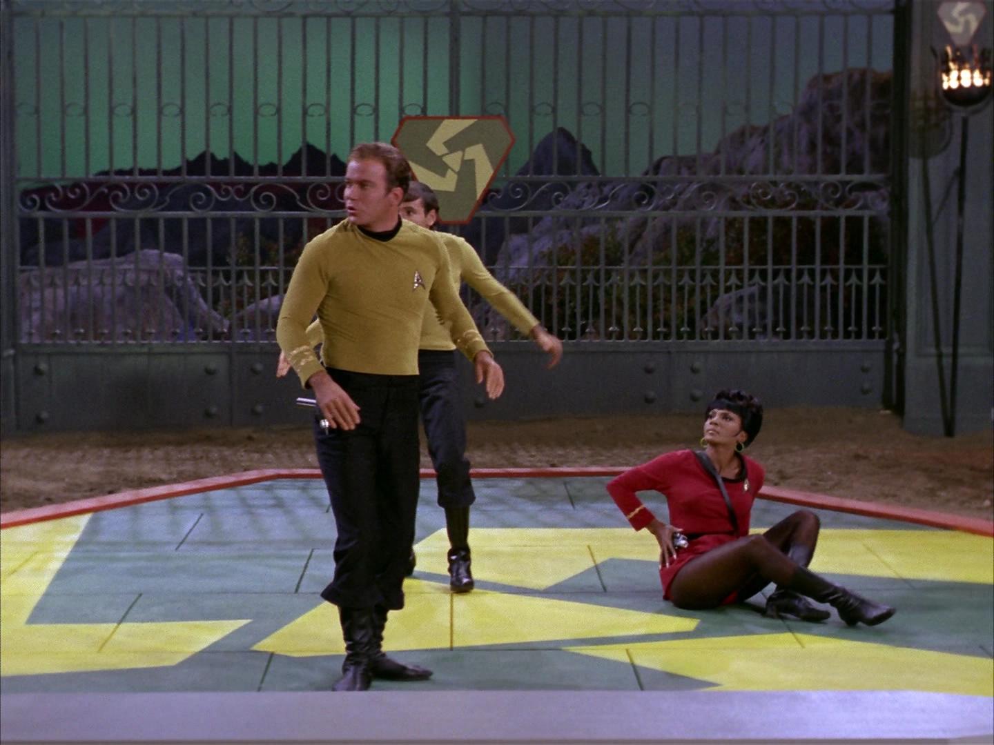 ariane179254_StarTrek_2x16_TheGamestersOfTriskelion_0063.jpg