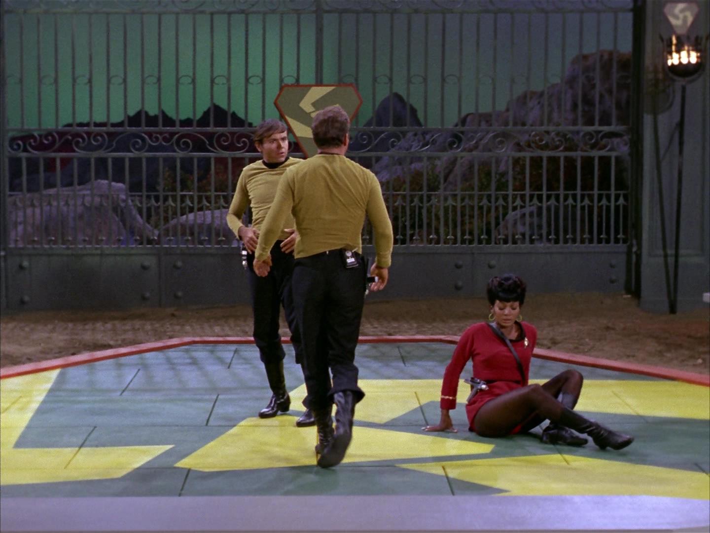 ariane179254_StarTrek_2x16_TheGamestersOfTriskelion_0066.jpg