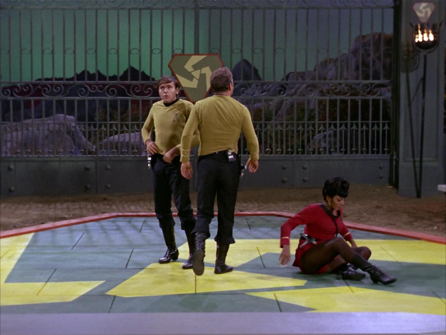 ariane179254_StarTrek_2x16_TheGamestersOfTriskelion_0067.jpg