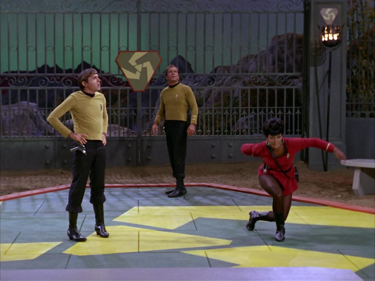 ariane179254_StarTrek_2x16_TheGamestersOfTriskelion_0074.jpg