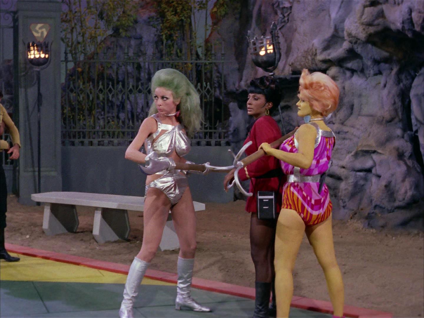 ariane179254_StarTrek_2x16_TheGamestersOfTriskelion_0196.jpg