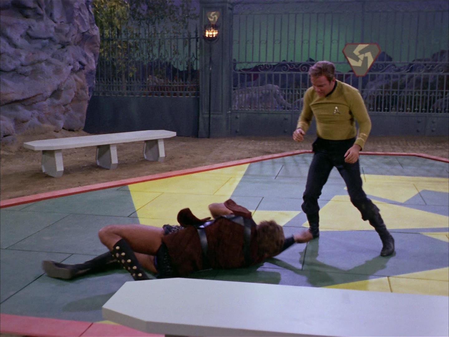 ariane179254_StarTrek_2x16_TheGamestersOfTriskelion_0200.jpg