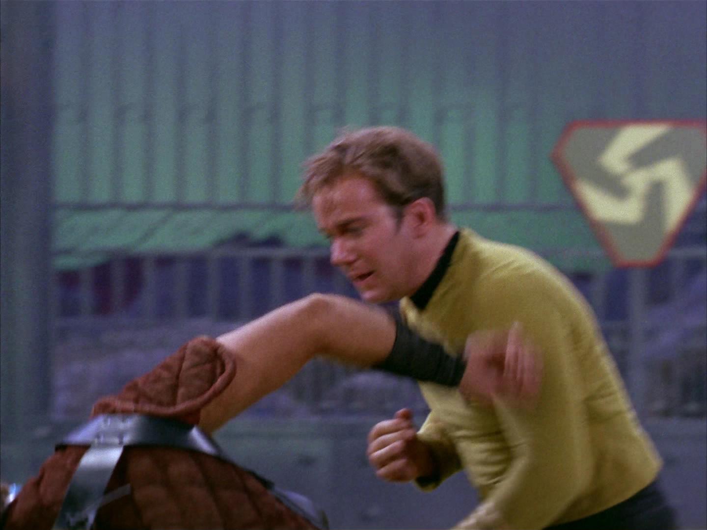 ariane179254_StarTrek_2x16_TheGamestersOfTriskelion_0206.jpg