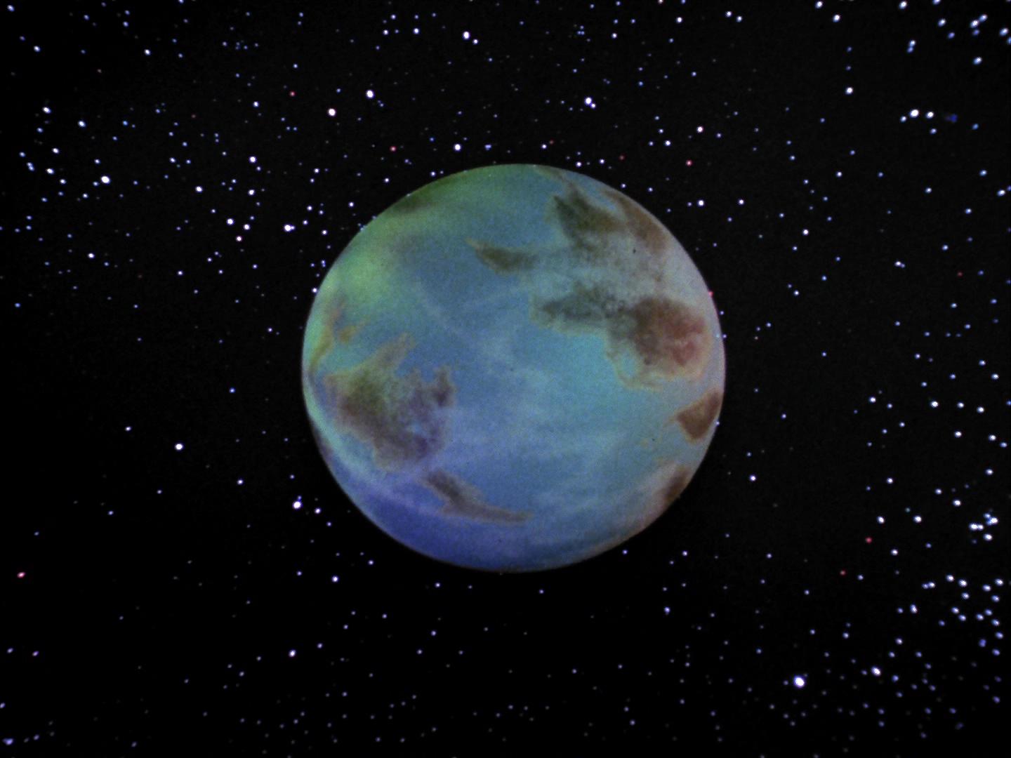 ariane179254_StarTrek_2x16_TheGamestersOfTriskelion_0298.jpg