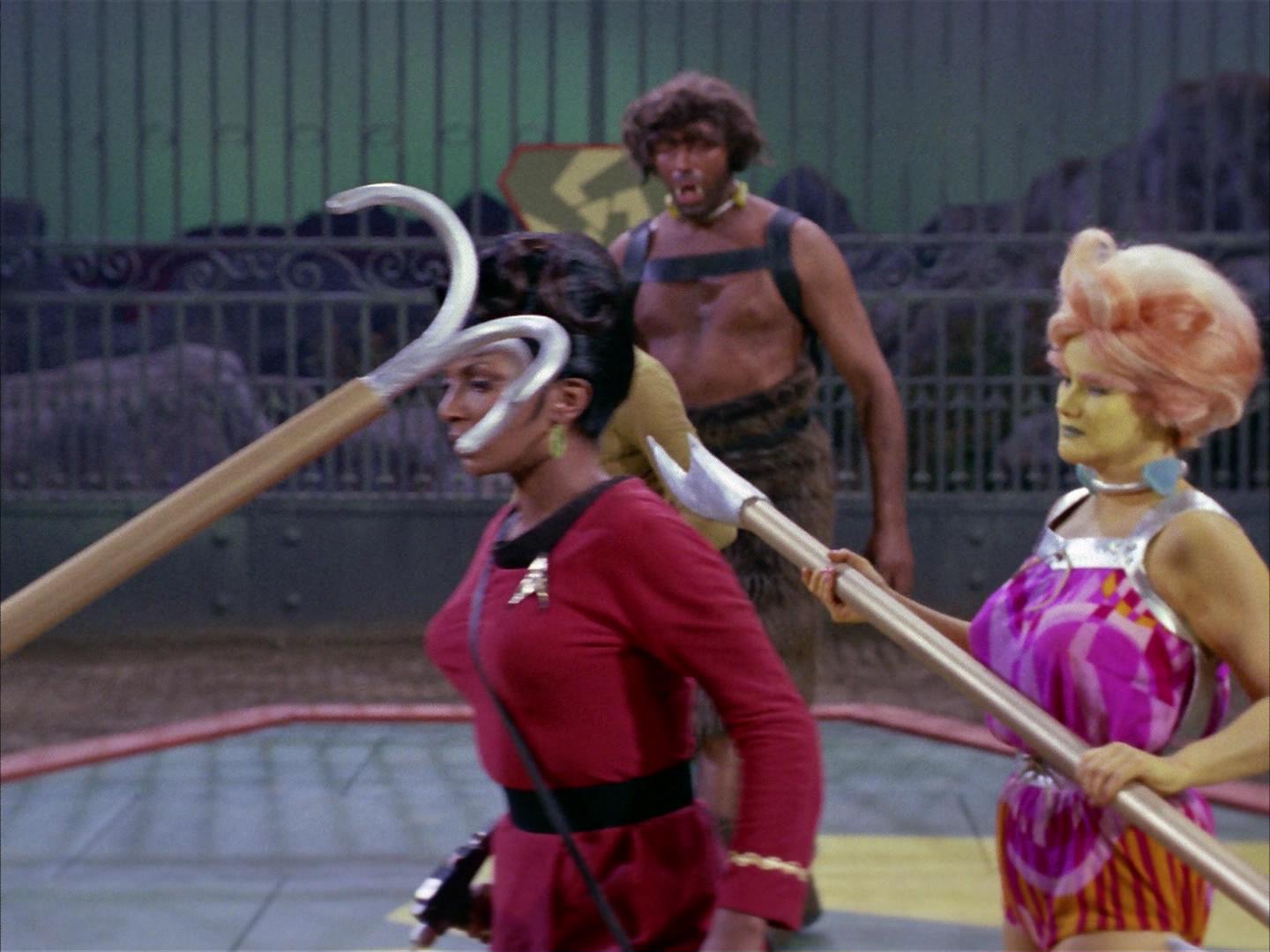 ariane179254_StarTrek_2x16_TheGamestersOfTriskelion_0307.jpg