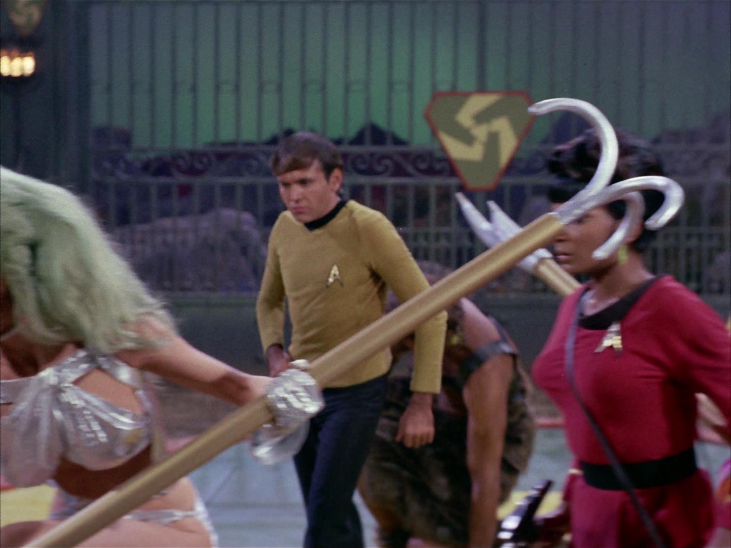 ariane179254_StarTrek_2x16_TheGamestersOfTriskelion_0308.jpg