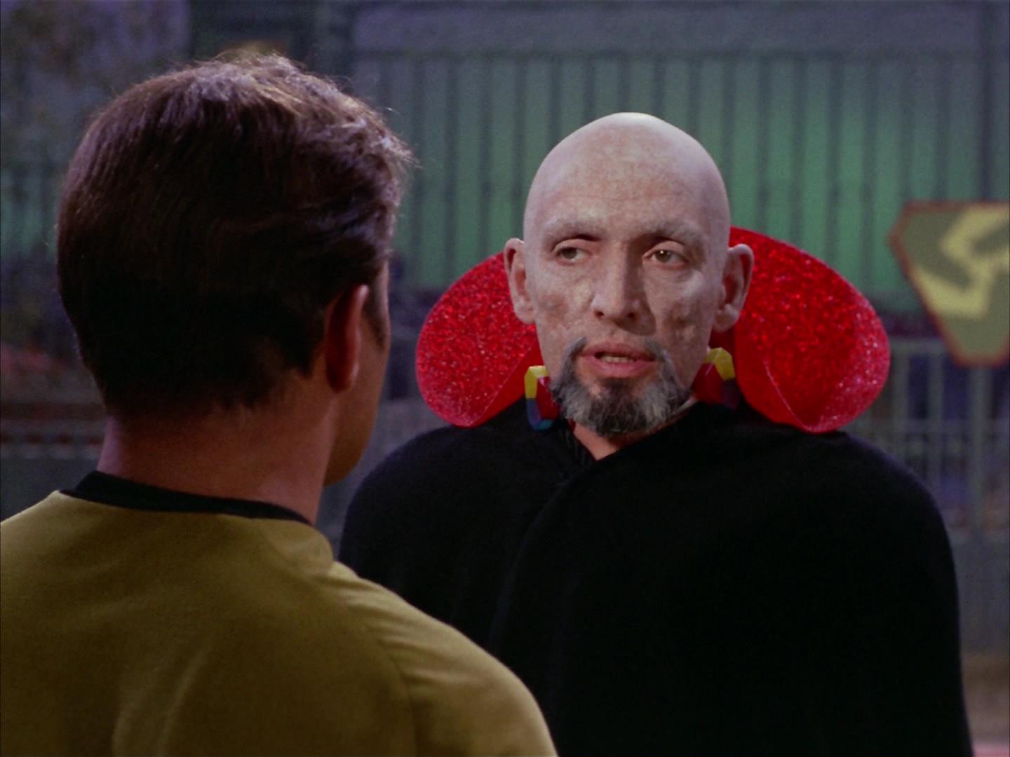 ariane179254_StarTrek_2x16_TheGamestersOfTriskelion_0359.jpg