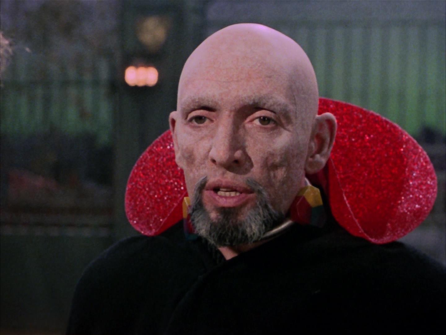 ariane179254_StarTrek_2x16_TheGamestersOfTriskelion_0372.jpg