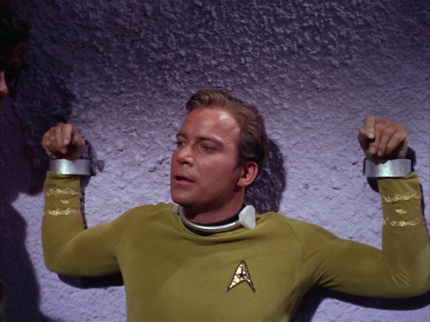 ariane179254_StarTrek_2x16_TheGamestersOfTriskelion_0377.jpg