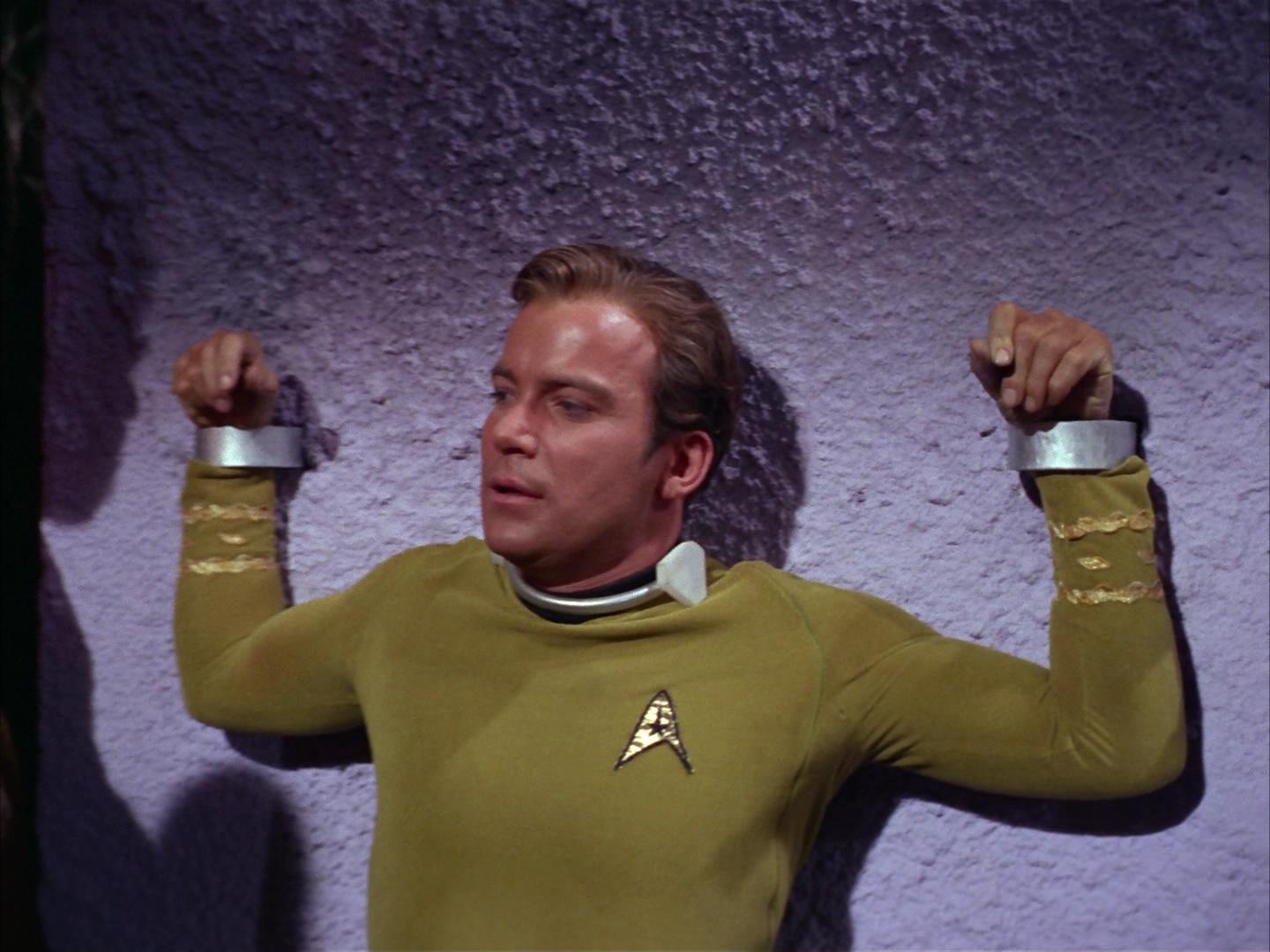ariane179254_StarTrek_2x16_TheGamestersOfTriskelion_0378.jpg