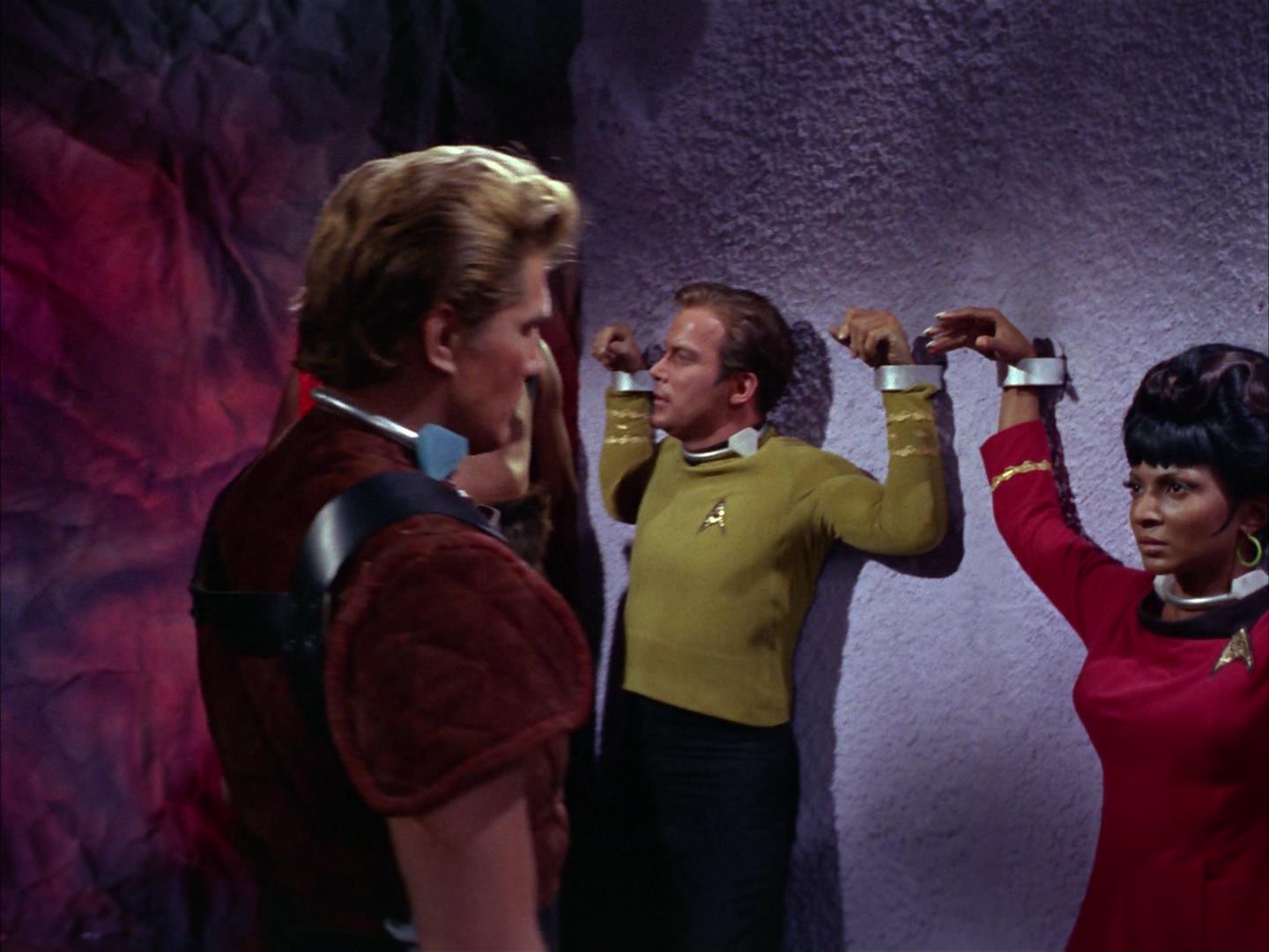 ariane179254_StarTrek_2x16_TheGamestersOfTriskelion_0382.jpg