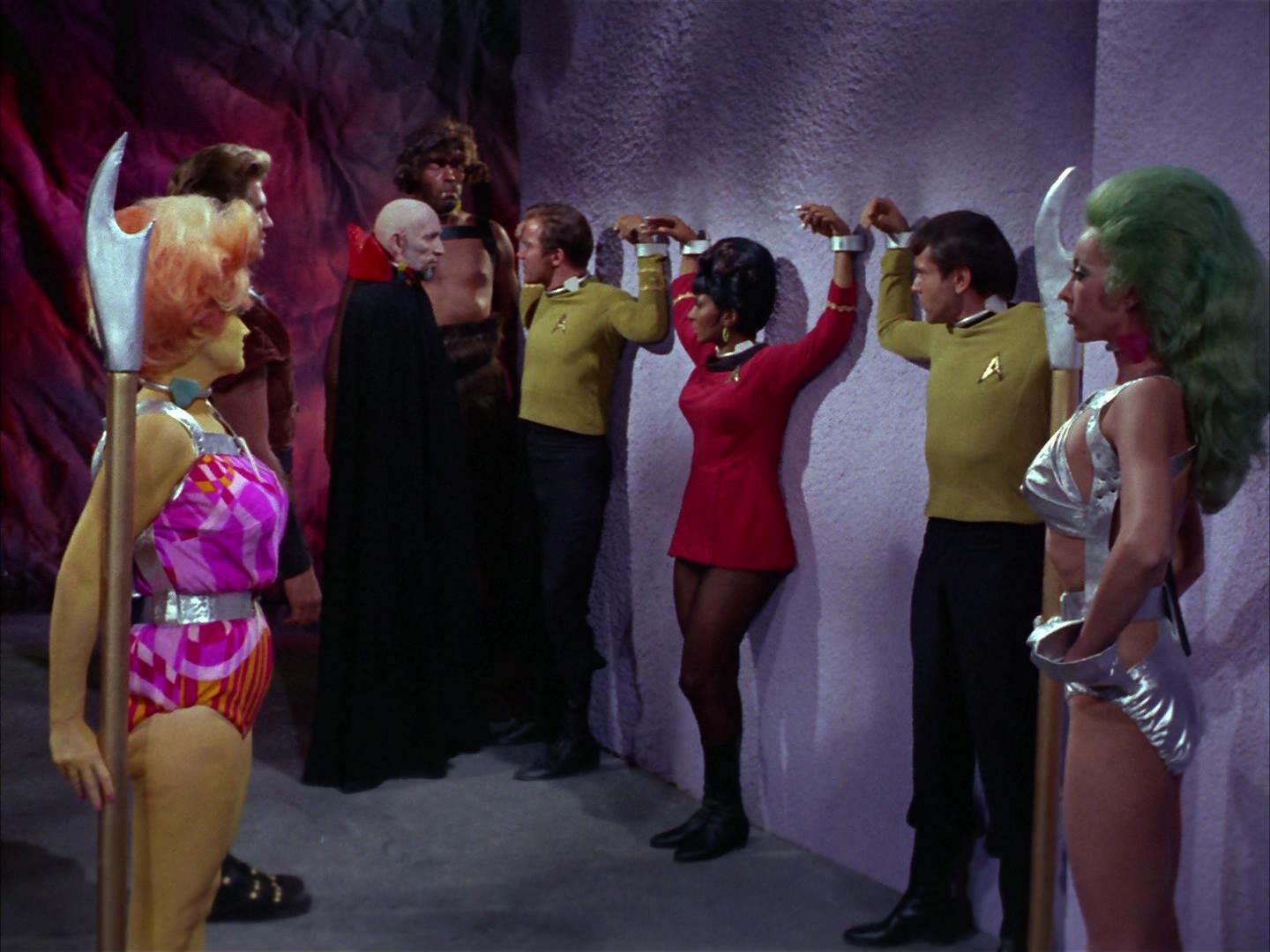 ariane179254_StarTrek_2x16_TheGamestersOfTriskelion_0394.jpg