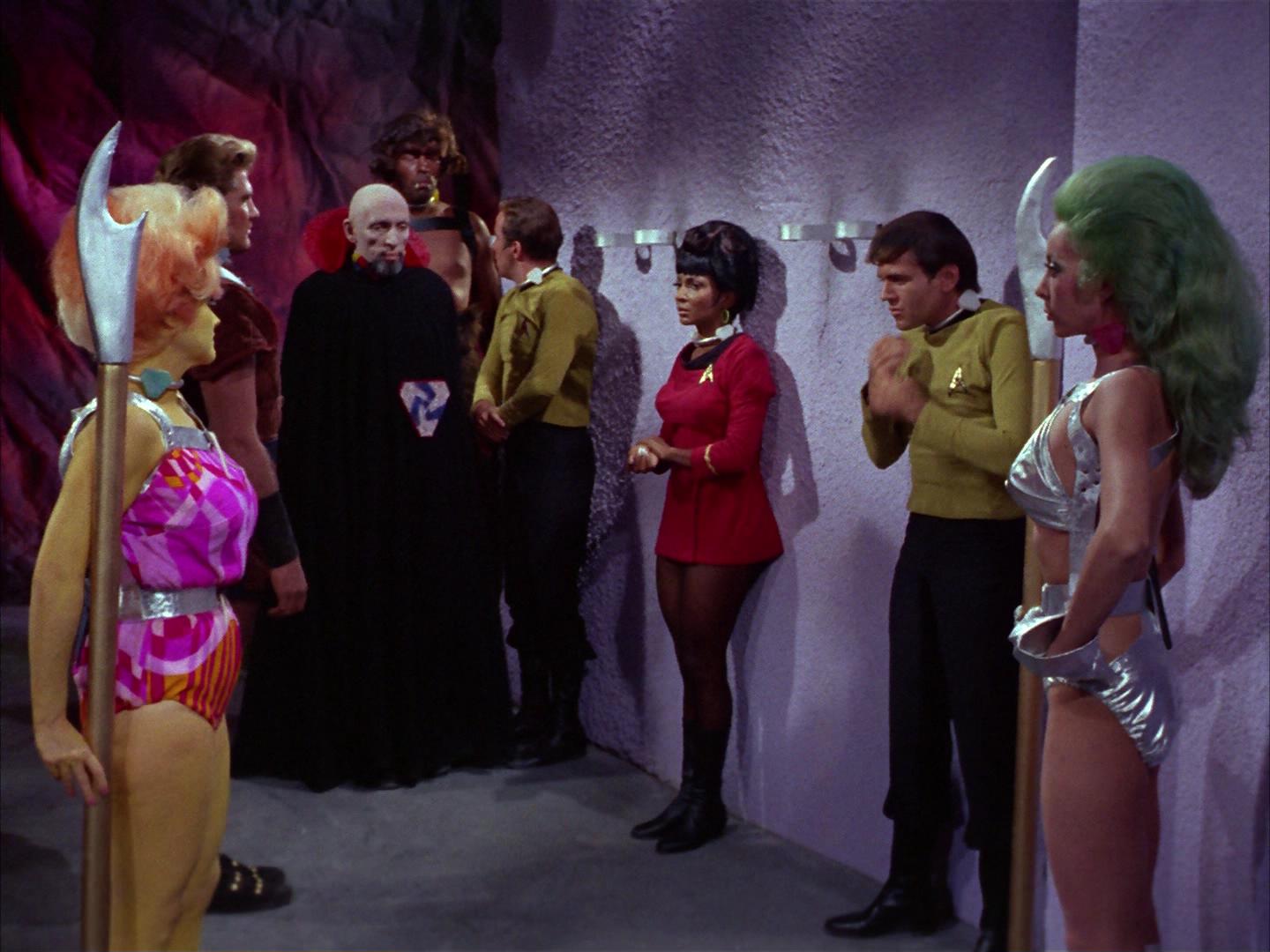 ariane179254_StarTrek_2x16_TheGamestersOfTriskelion_0442.jpg