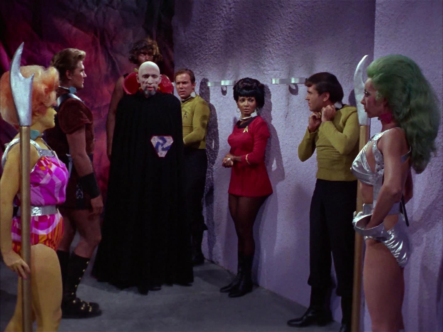 ariane179254_StarTrek_2x16_TheGamestersOfTriskelion_0443.jpg