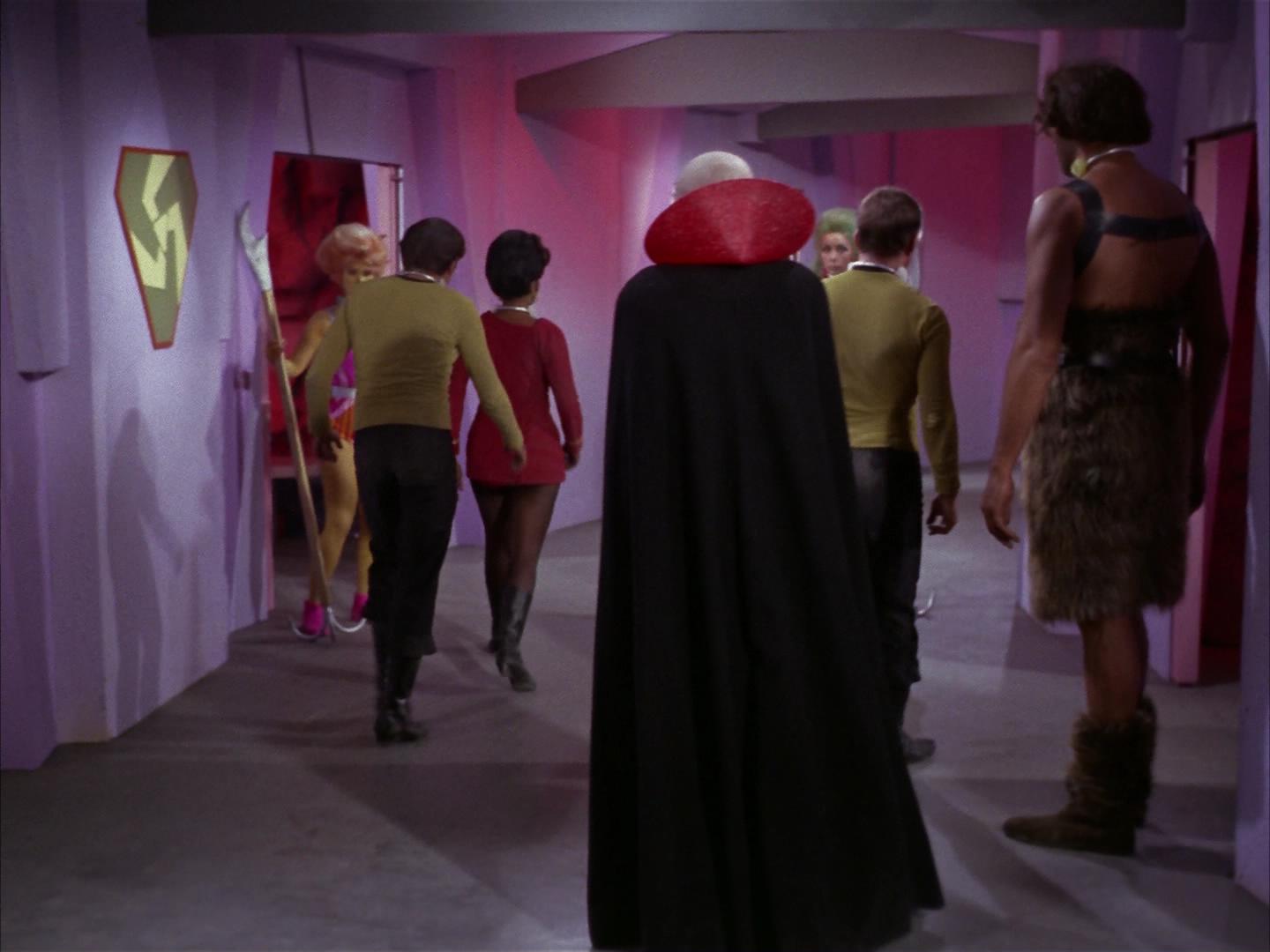 ariane179254_StarTrek_2x16_TheGamestersOfTriskelion_0634.jpg