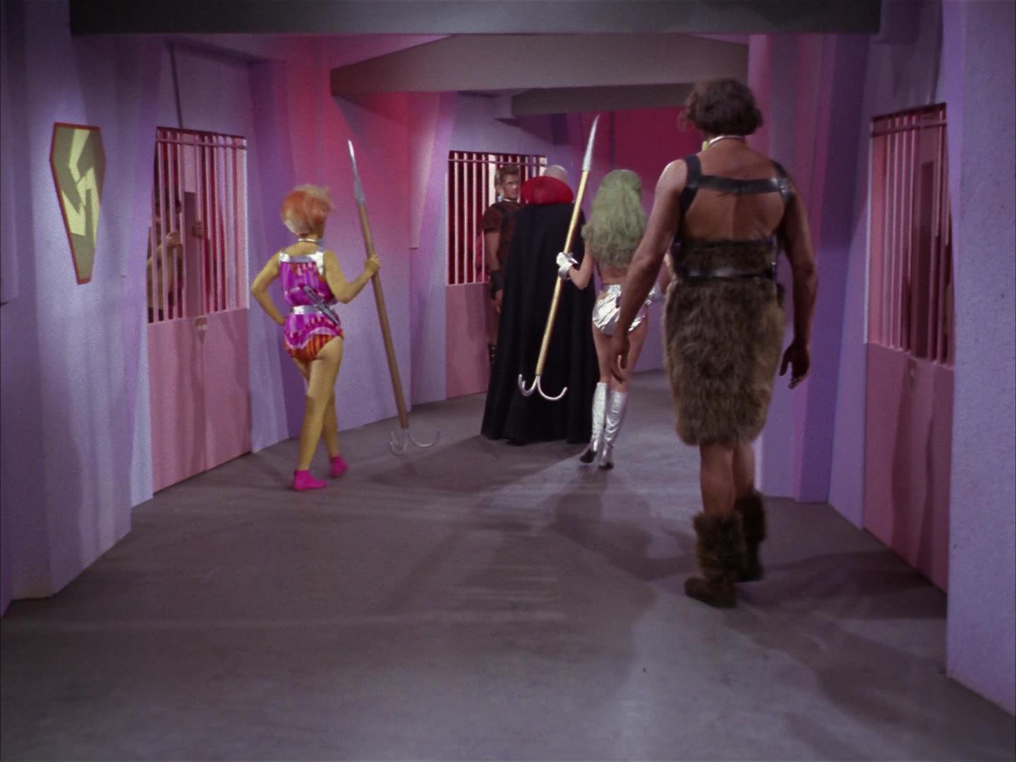 ariane179254_StarTrek_2x16_TheGamestersOfTriskelion_0649.jpg