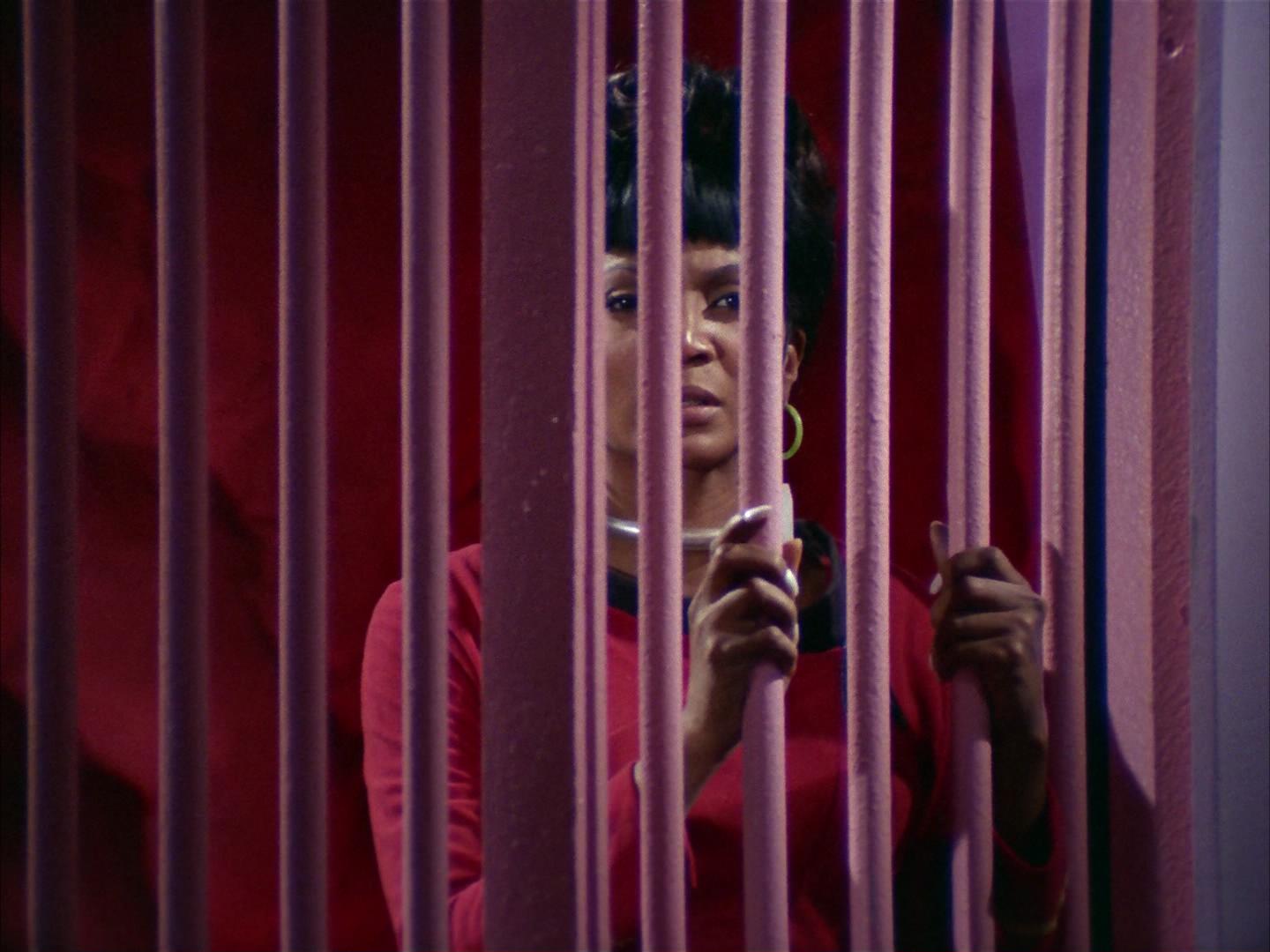 ariane179254_StarTrek_2x16_TheGamestersOfTriskelion_0722.jpg