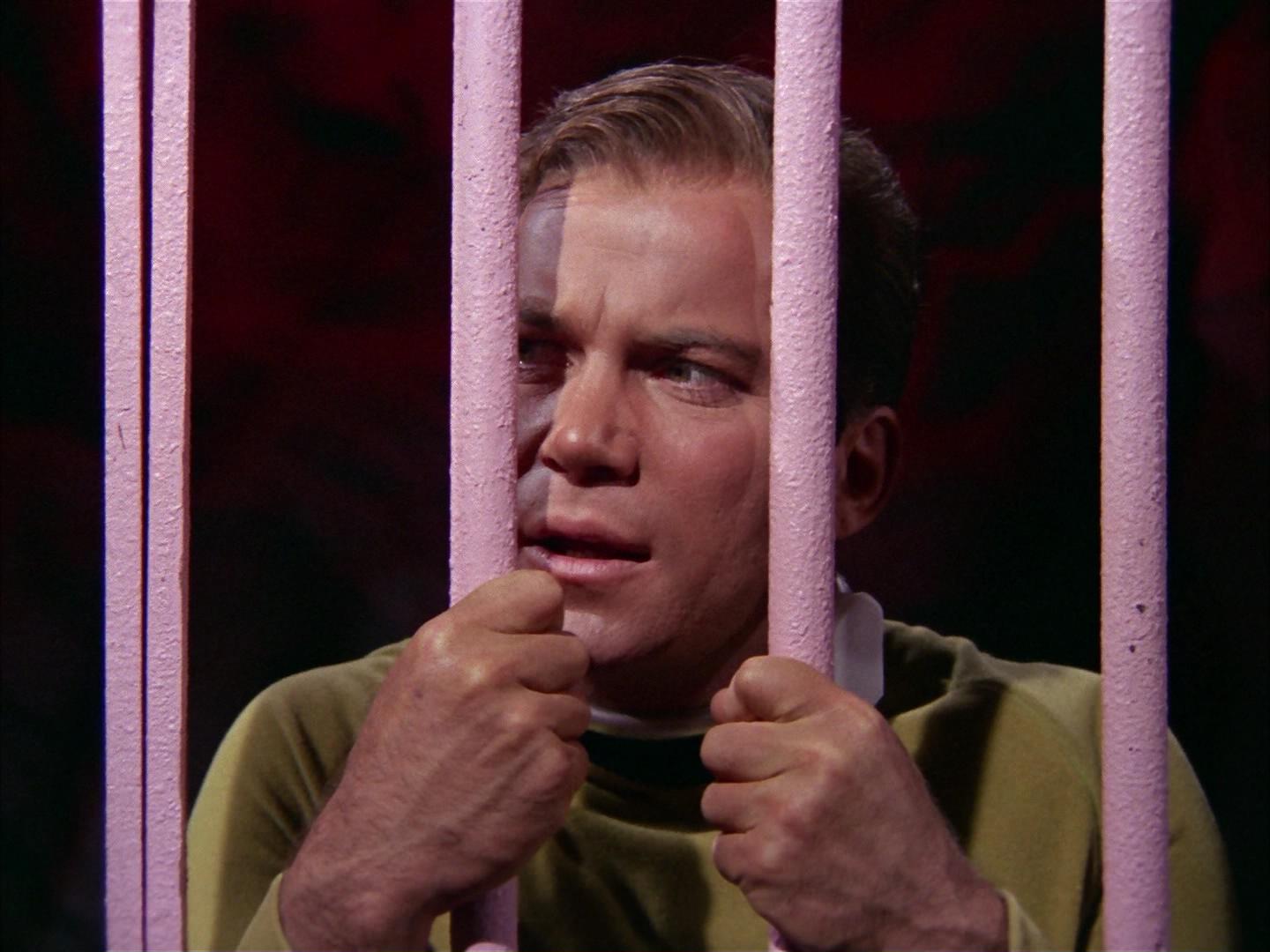 ariane179254_StarTrek_2x16_TheGamestersOfTriskelion_0774.jpg