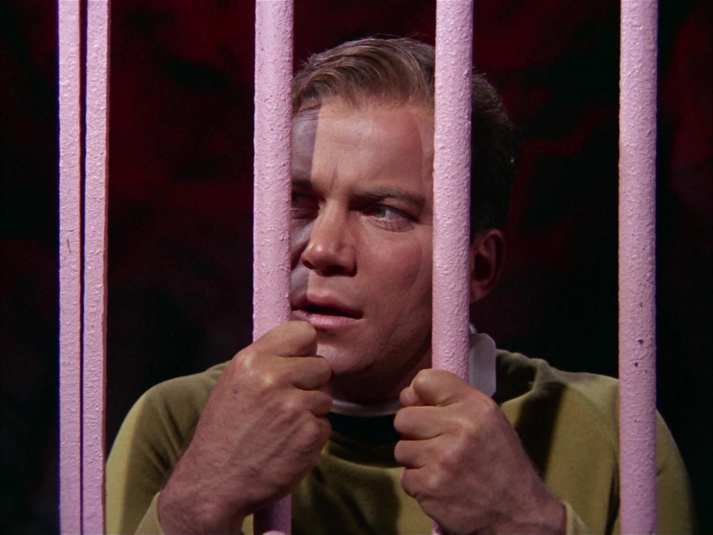 ariane179254_StarTrek_2x16_TheGamestersOfTriskelion_0777.jpg