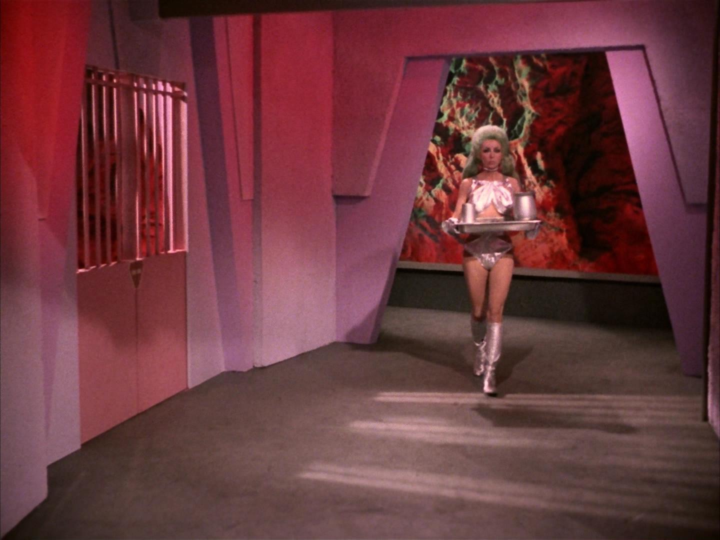 ariane179254_StarTrek_2x16_TheGamestersOfTriskelion_0783.jpg