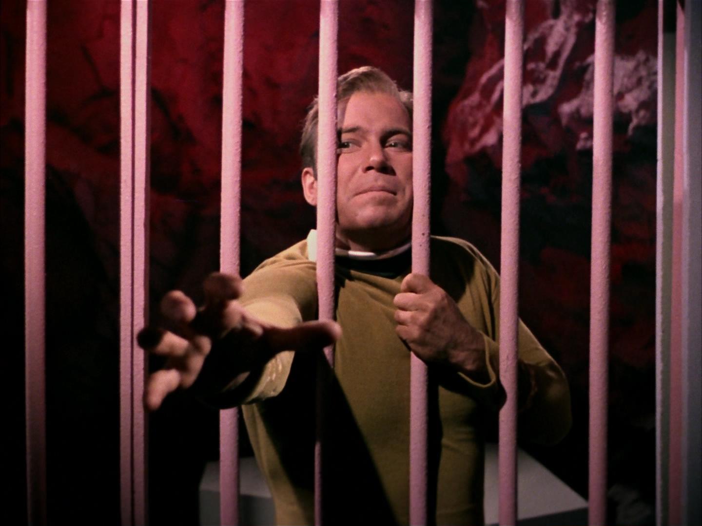 ariane179254_StarTrek_2x16_TheGamestersOfTriskelion_0792.jpg