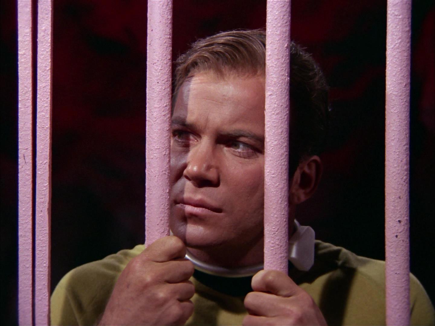 ariane179254_StarTrek_2x16_TheGamestersOfTriskelion_0806.jpg