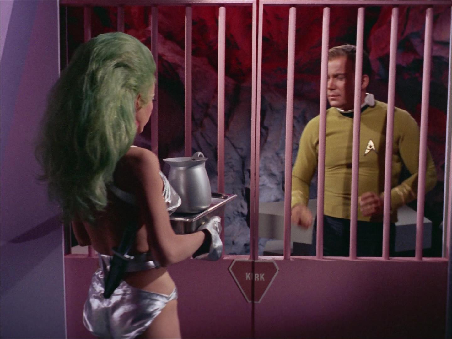 ariane179254_StarTrek_2x16_TheGamestersOfTriskelion_0818.jpg