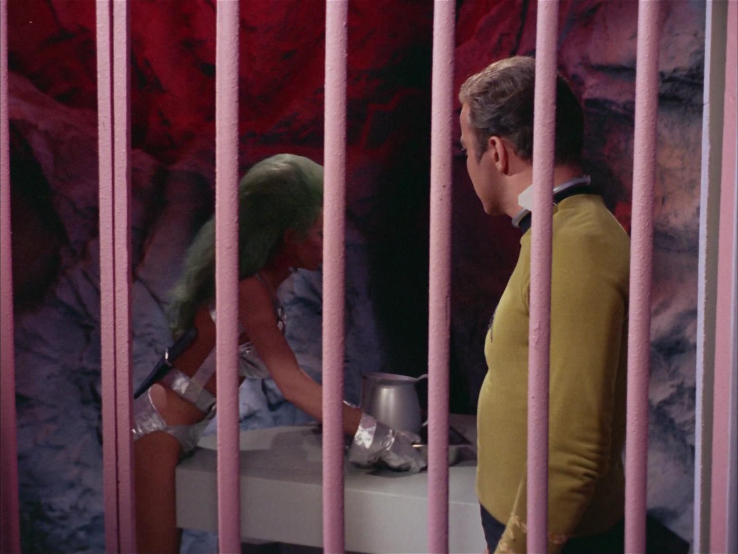 ariane179254_StarTrek_2x16_TheGamestersOfTriskelion_0825.jpg