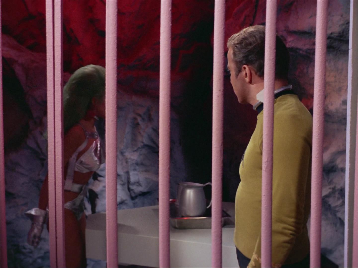 ariane179254_StarTrek_2x16_TheGamestersOfTriskelion_0826.jpg