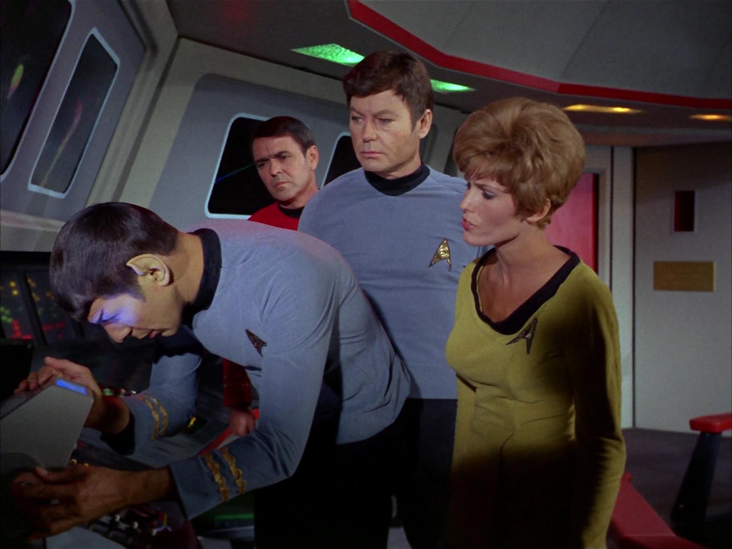 ariane179254_StarTrek_2x16_TheGamestersOfTriskelion_0874.jpg